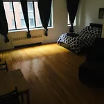Stylish Montreal Apartment: Comfortable Stay In The Golden Square Mile