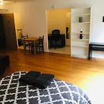 Stylish Montreal Apartment: Comfortable Stay In The Golden Square Mile