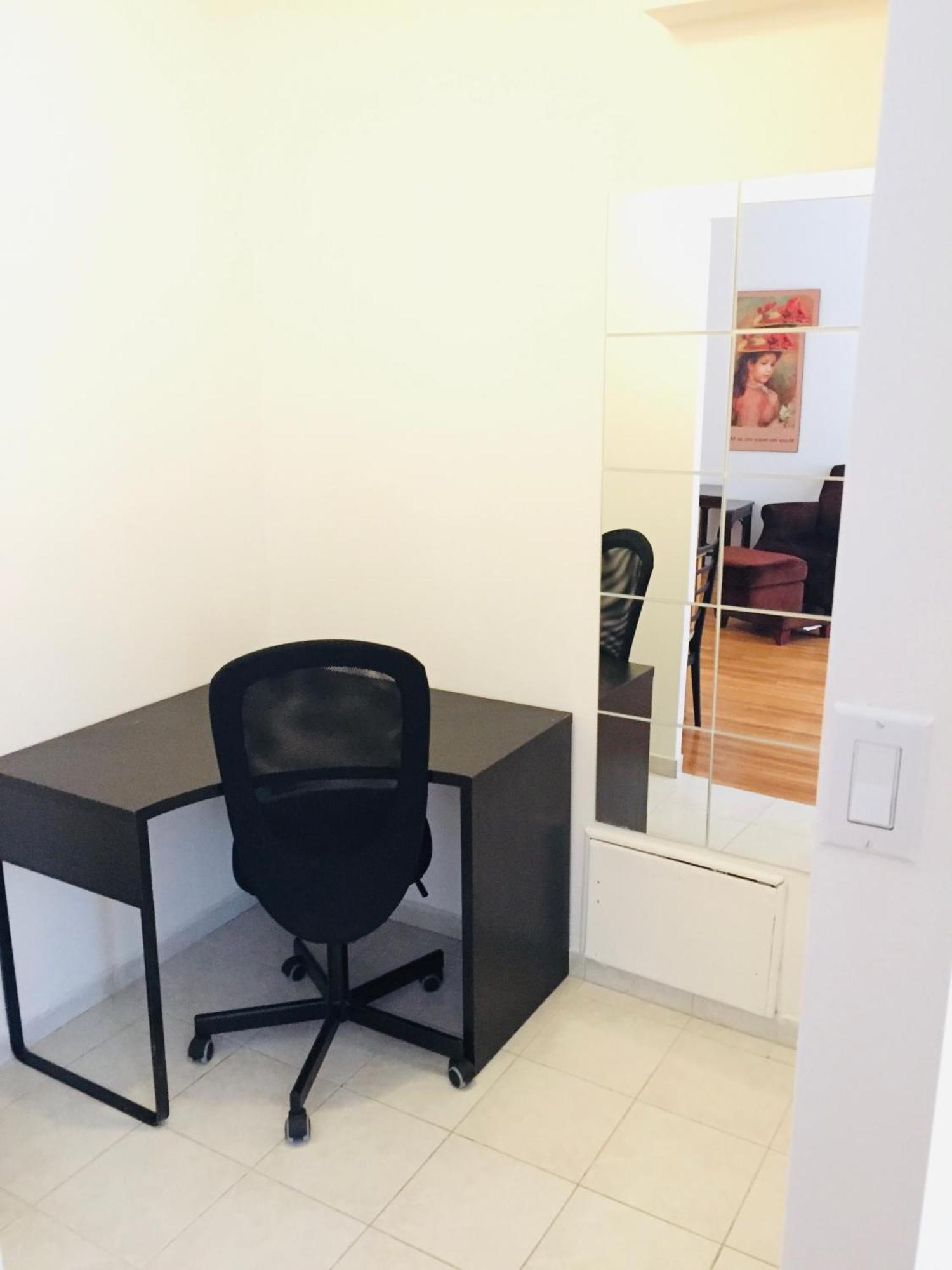 Apartment Stylish Apartment: Comfortable In The Golden Square Mile *